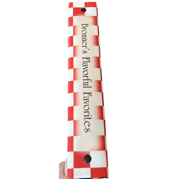 “Bronner's Flavorful Favorites” By Christmas Wonderland Frankenmuth MI Cookbook - Picture 3 of 8